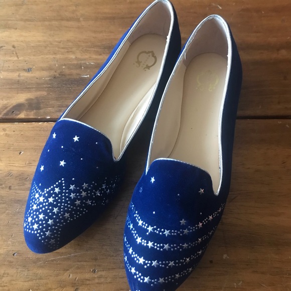 Size 40 Cloth Moccasins Blue Birds on Blue